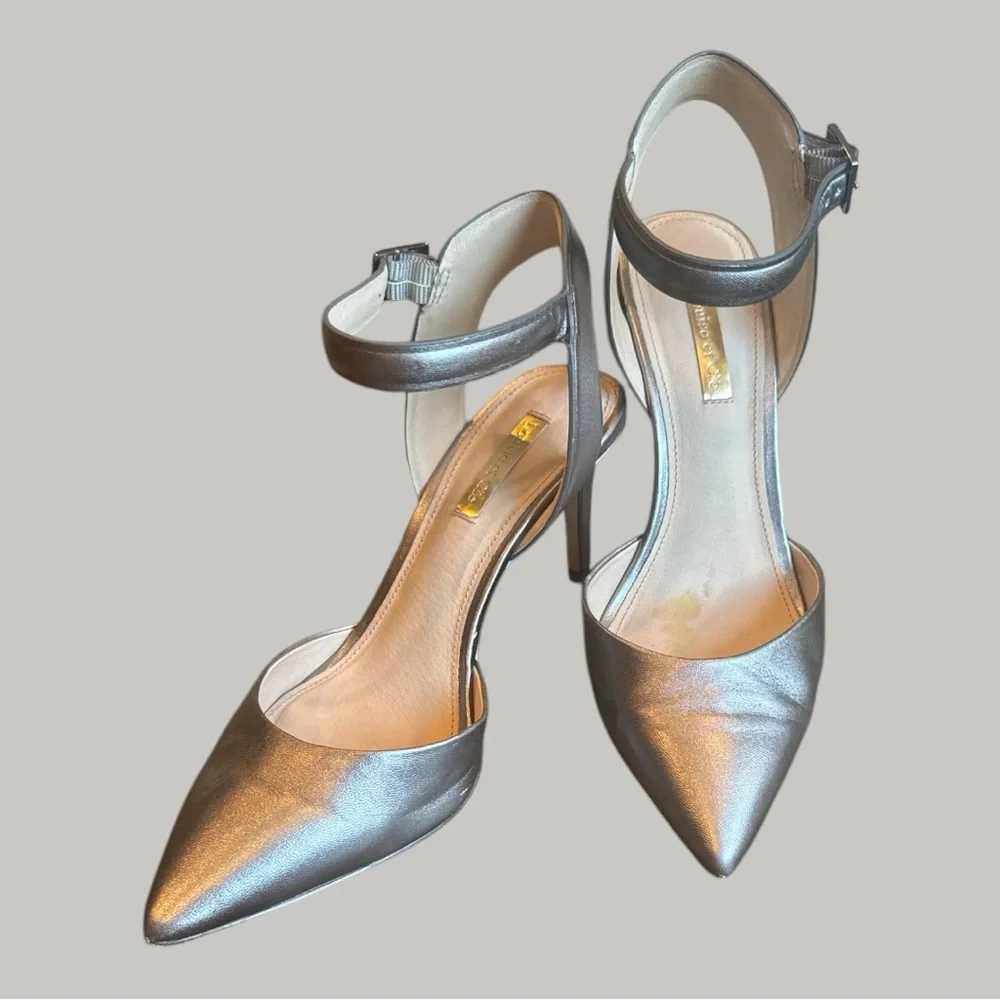 Louise et Cie shoes 7 KOTA PEWTER ANKLE STRAP PUMP Size 7 HEEL 3 1/4”‎